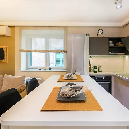 Chicolata Luxury * Split